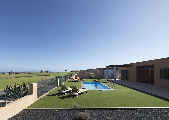 Caleta Beach & Golf Vila