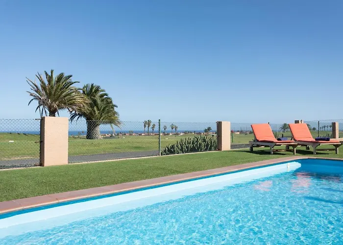 Caleta Beach & Golf Vila *