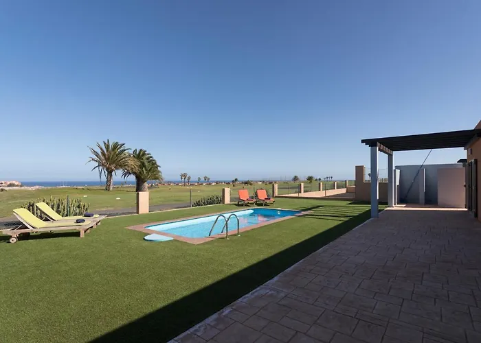 Caleta Beach & Golf Vila